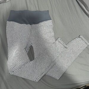 Scrunch leggings! Size Small